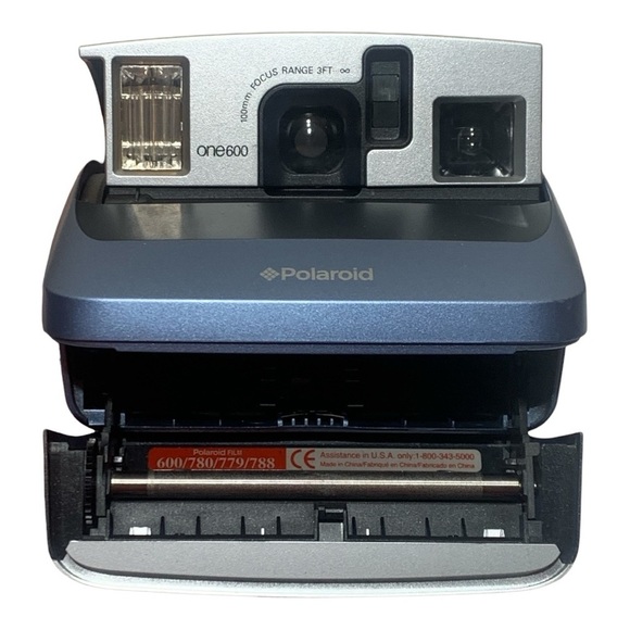 Vintage Poloroid One-600 Instant Camera (Tested in Excellent Working Condition) - Picture 2 of 5